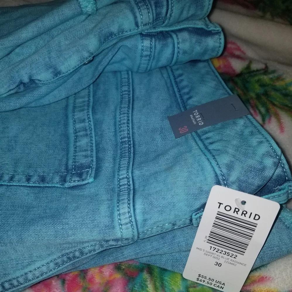 Torrid Mid Rise Shorts - Picture 5 of 5